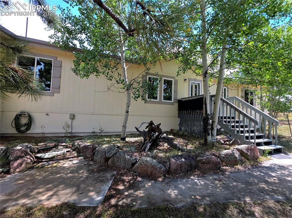 277 Cherokee Dr., Florissant, CO 80816