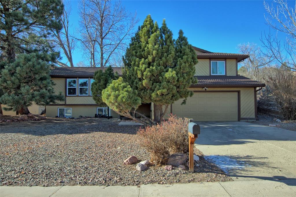6432 Mesedge Dr., Colorado Springs, CO 80919