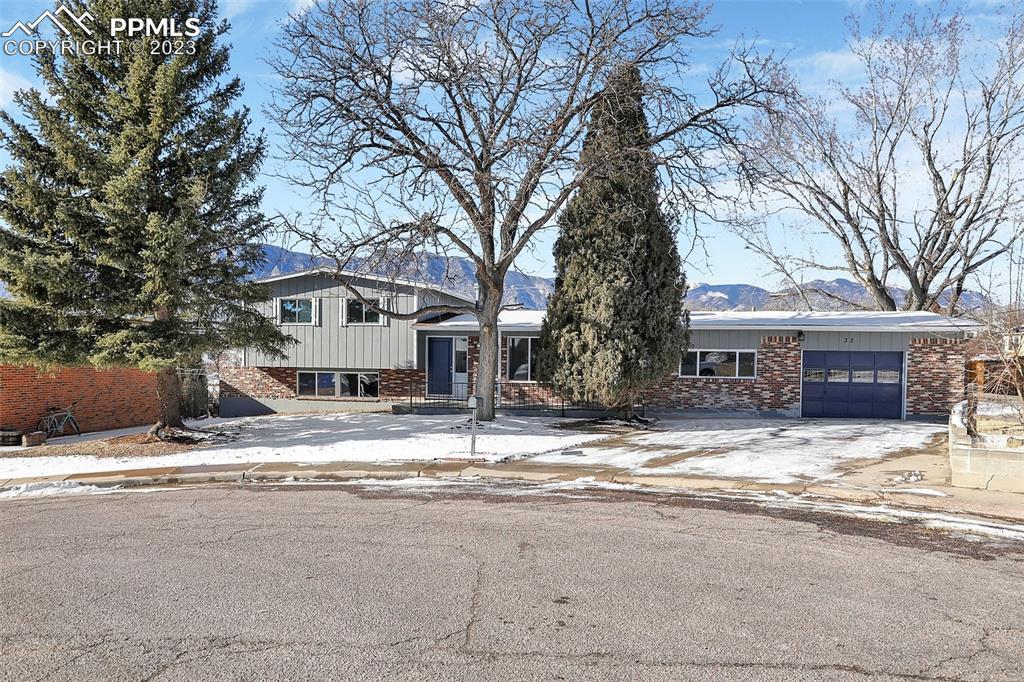 32 W Clover Cir., Colorado Springs, CO 80906