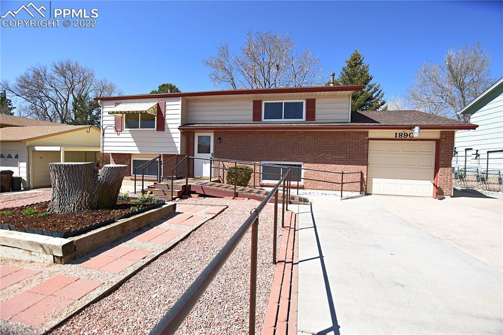 1890 Mineola St., Colorado Springs, CO 80915