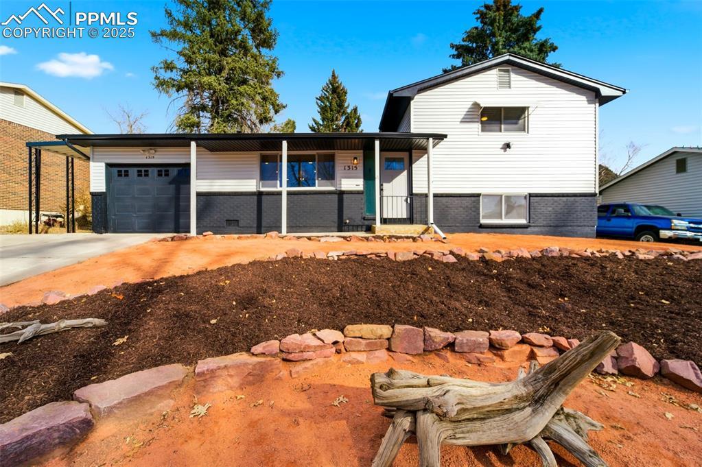1315 Martin Dr., Colorado Springs, CO 80915