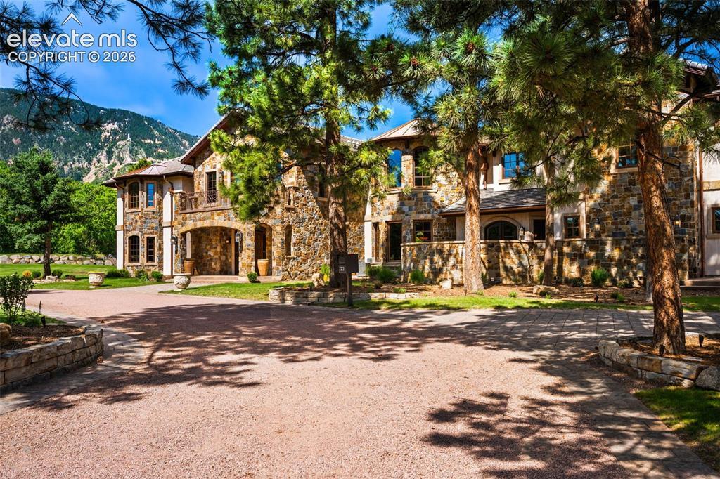 22 Crossland Rd., Colorado Springs, CO 80906