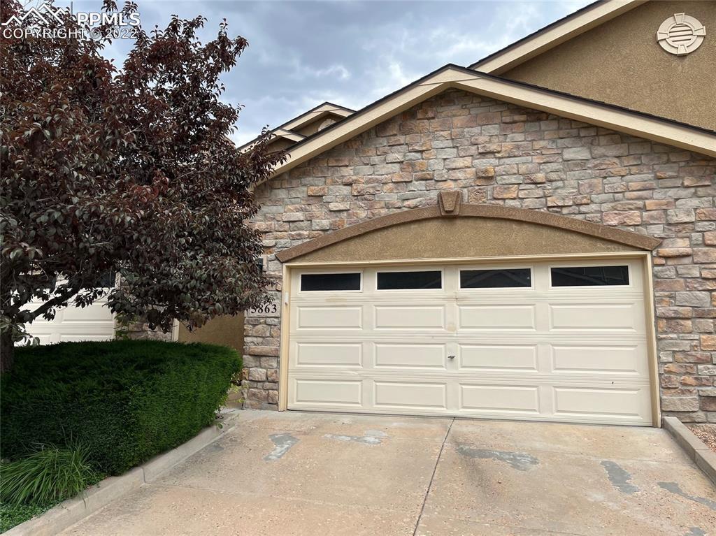 5863 New Crossings Point, Colorado Springs, CO 80918