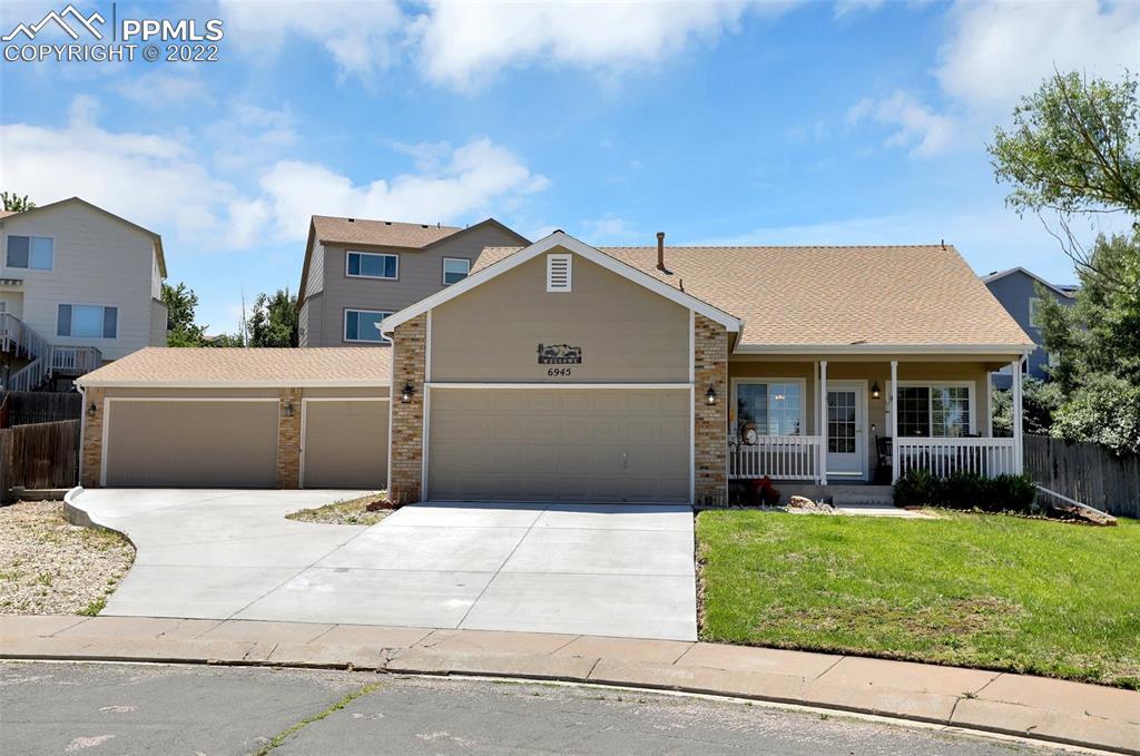6945 Quicksilver Dr., Colorado Springs, CO 80922