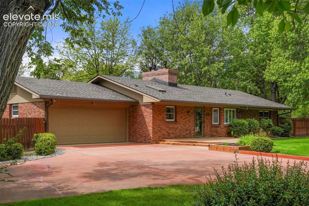 207 Pine Ave., Colorado Springs, CO 80906
