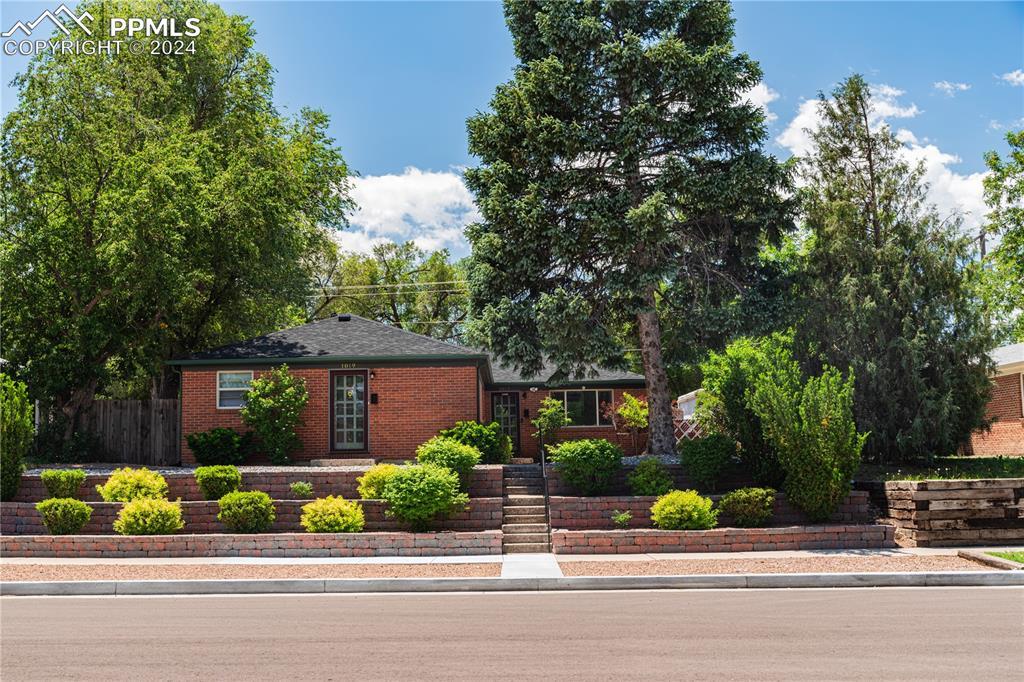 1017 E Columbia St., Colorado Springs, CO 80903