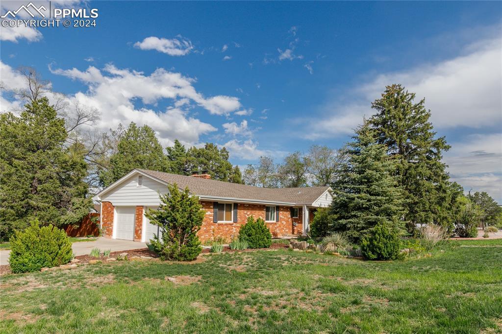 815 Cresta Rd., Colorado Springs, CO 80906