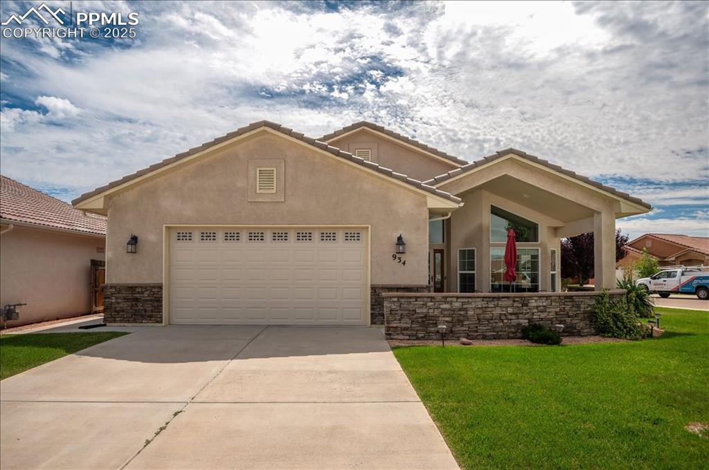 934 Aspencrest Dr., Pueblo, CO 81005