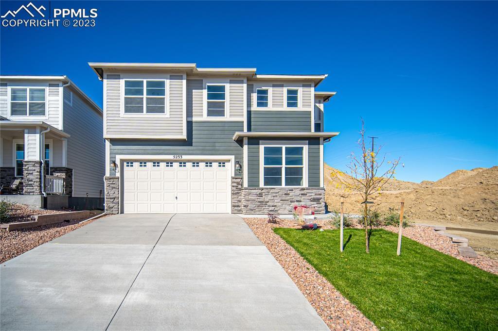5233 Roundhouse Dr., Colorado Springs, CO 80925