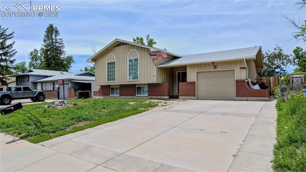 517 Fay Dr., Colorado Springs, CO 80911