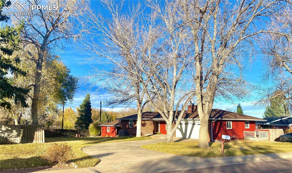 405 Crestridge Ave., Colorado Springs, CO 80906