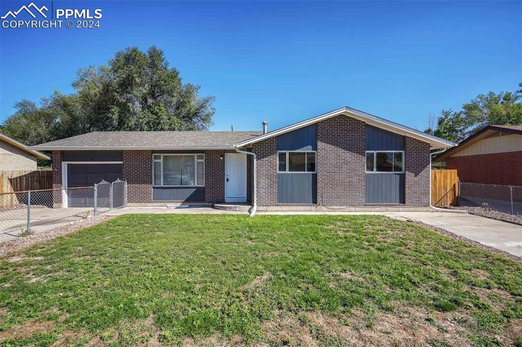 141 Dartmouth St., Colorado Springs, CO 80911