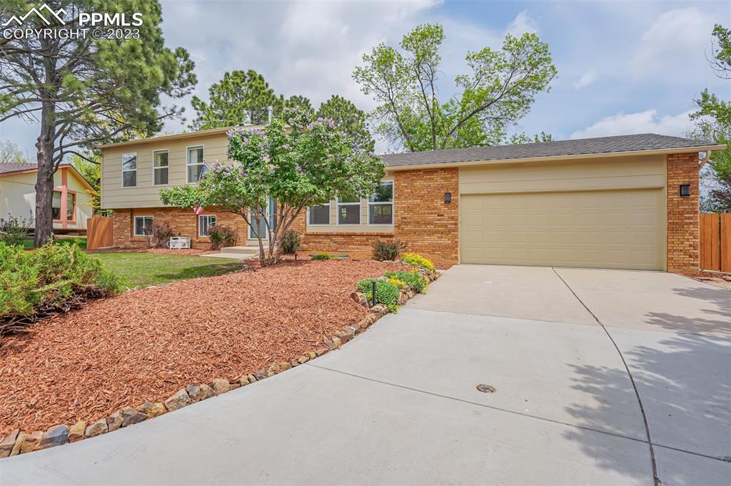 220 Silver Spring Dr., Colorado Springs, CO 80919