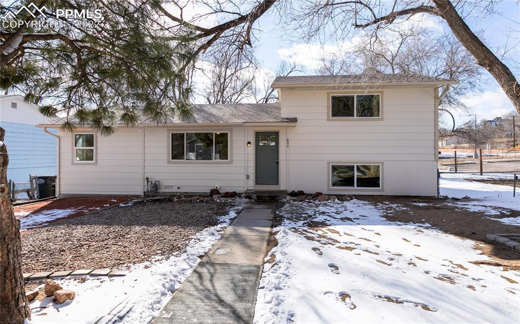 802 Hutchinson Dr., Colorado Springs, CO 80910