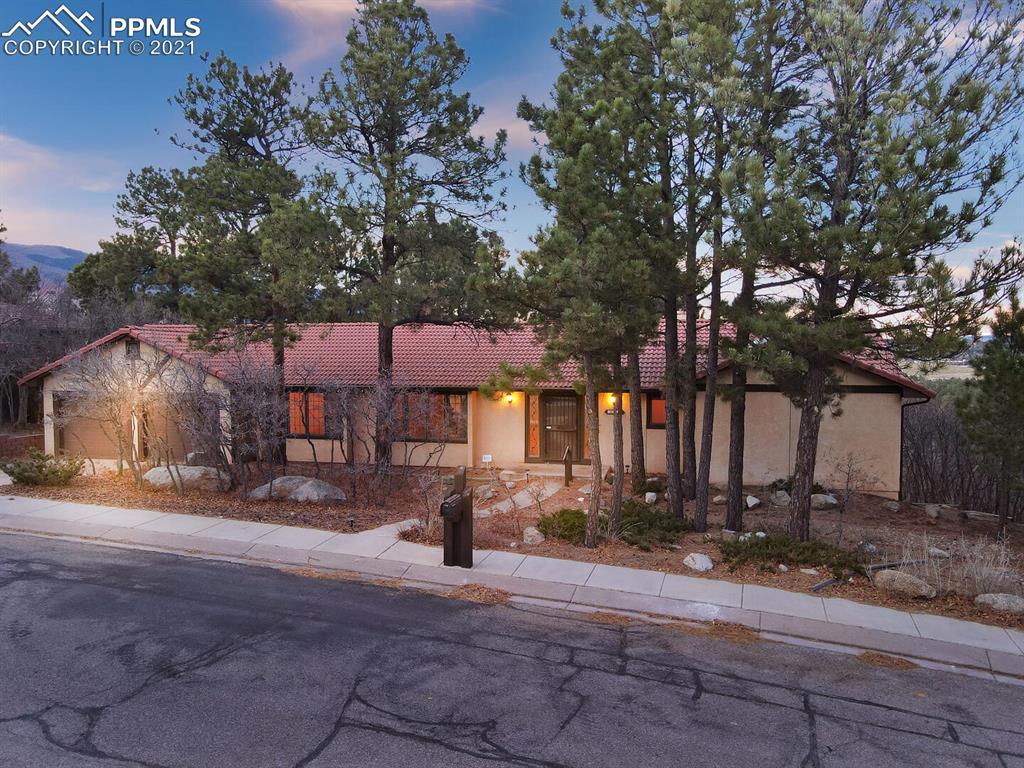 5232 W Cliff Point Cir., Colorado Springs, CO 80919