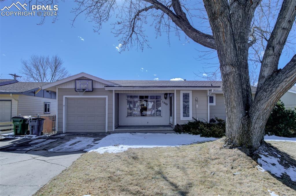 1205 Cumberland St., Colorado Springs, CO 80907