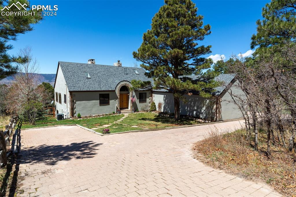 919 Tari Dr., Colorado Springs, CO 80921