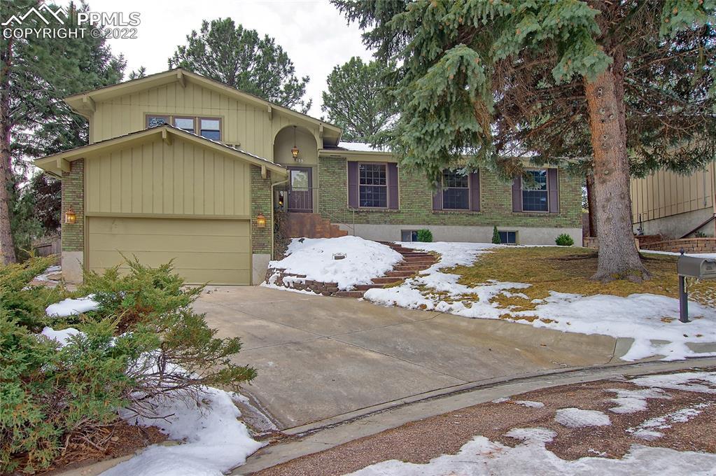 255 Raven Hills Rd., Colorado Springs, CO 80919
