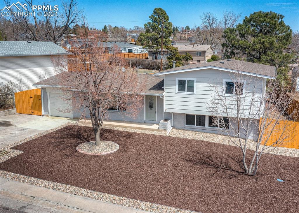 39 E Clover Cir., Colorado Springs, CO 80906