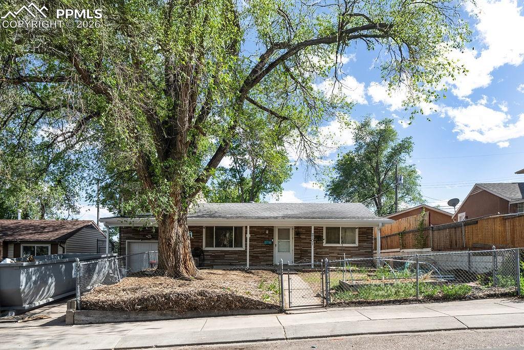 2101 Salt Dr., Colorado Springs, CO 80910