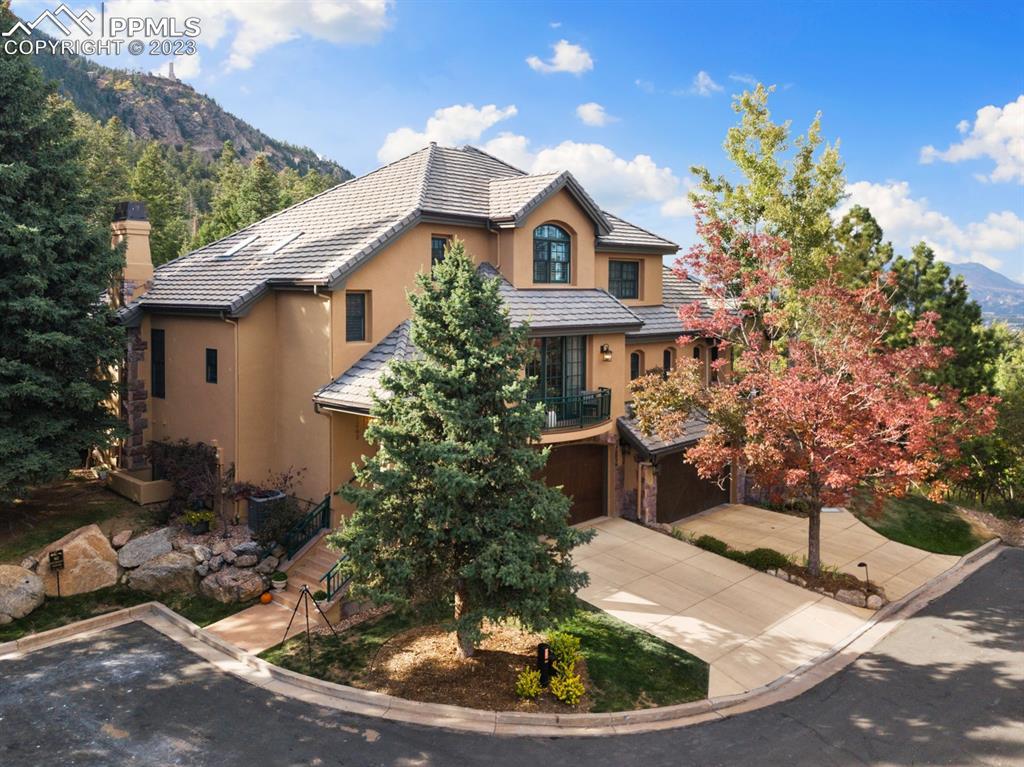 1285 Log Hollow Point, Colorado Springs, CO 80906