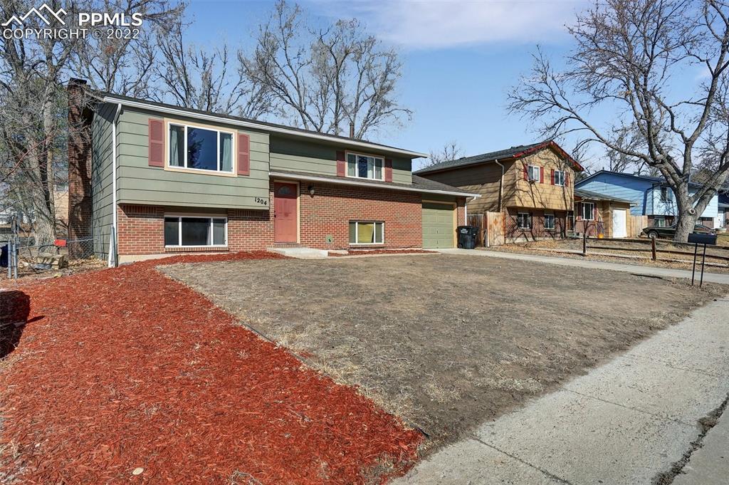 1204 Commanchero Dr., Colorado Springs, CO 80915