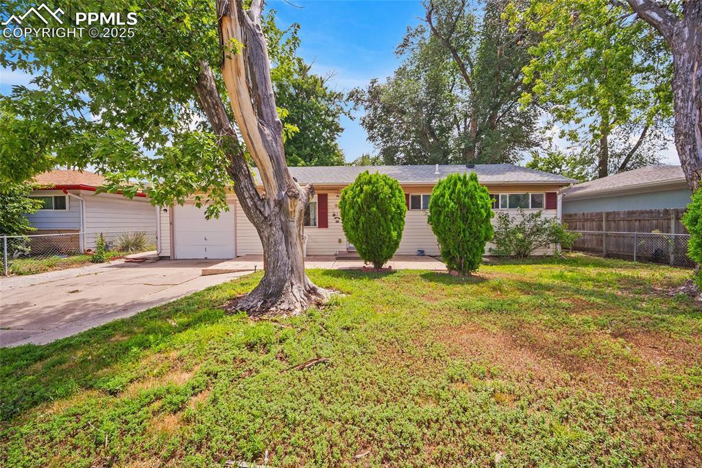 105 Larch Dr., Colorado Springs, CO 80911