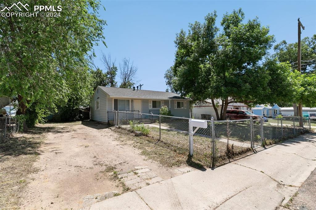 513 Cottonwood Dr., Colorado Springs, CO 80911