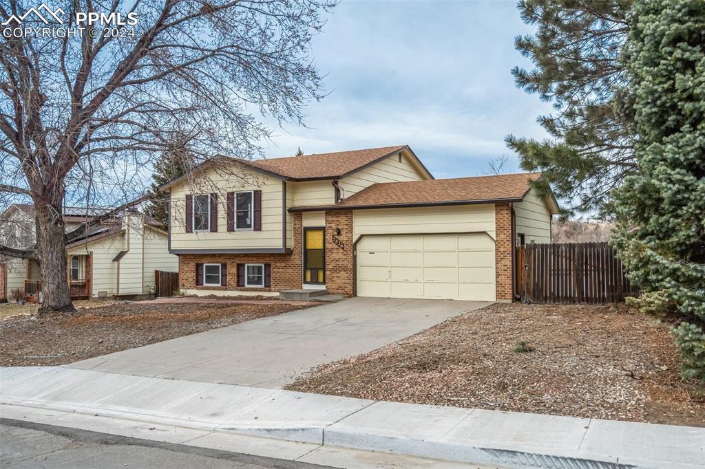 2836 Deliverance Dr., Colorado Springs, CO 80918