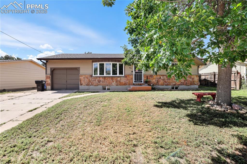 521 Clearview Dr., Fountain, CO 80817