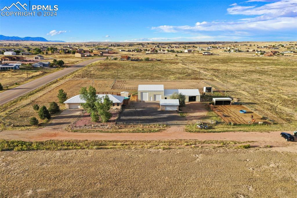 1211 E Dove Creek Dr., Pueblo, CO 81007