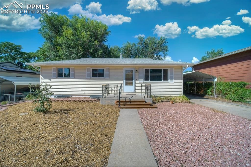 938 Hutchinson Dr., Colorado Springs, CO 80910