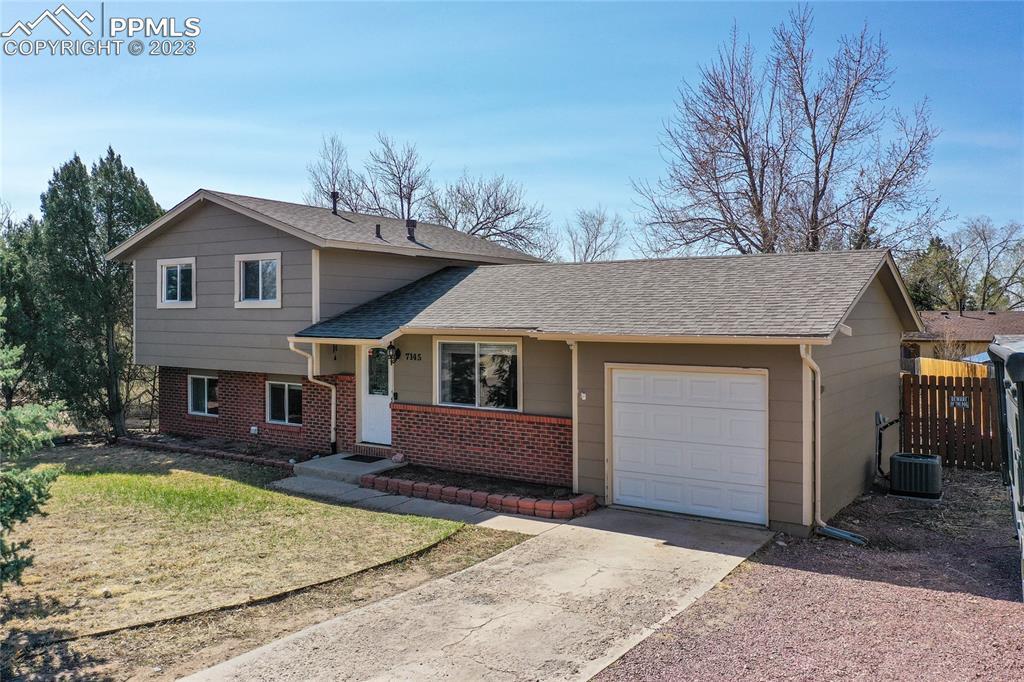 7145 Poteae Dr., Colorado Springs, CO 80915