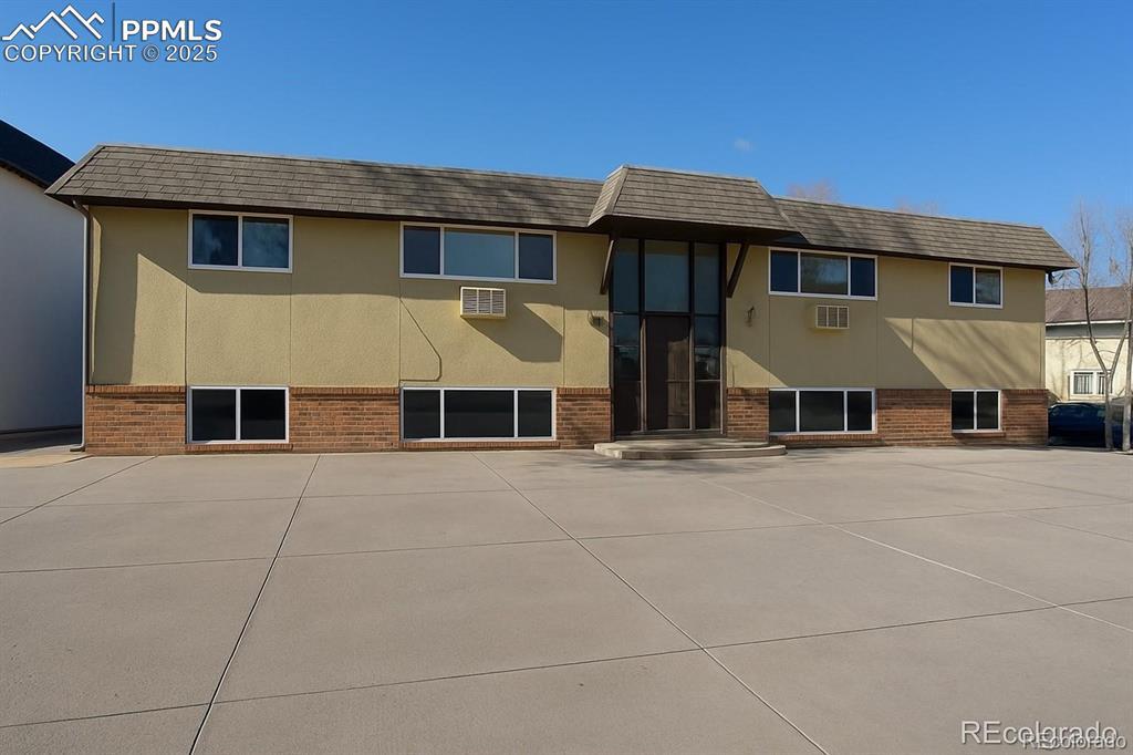 320 Vehr Dr., Colorado Springs, CO 80916