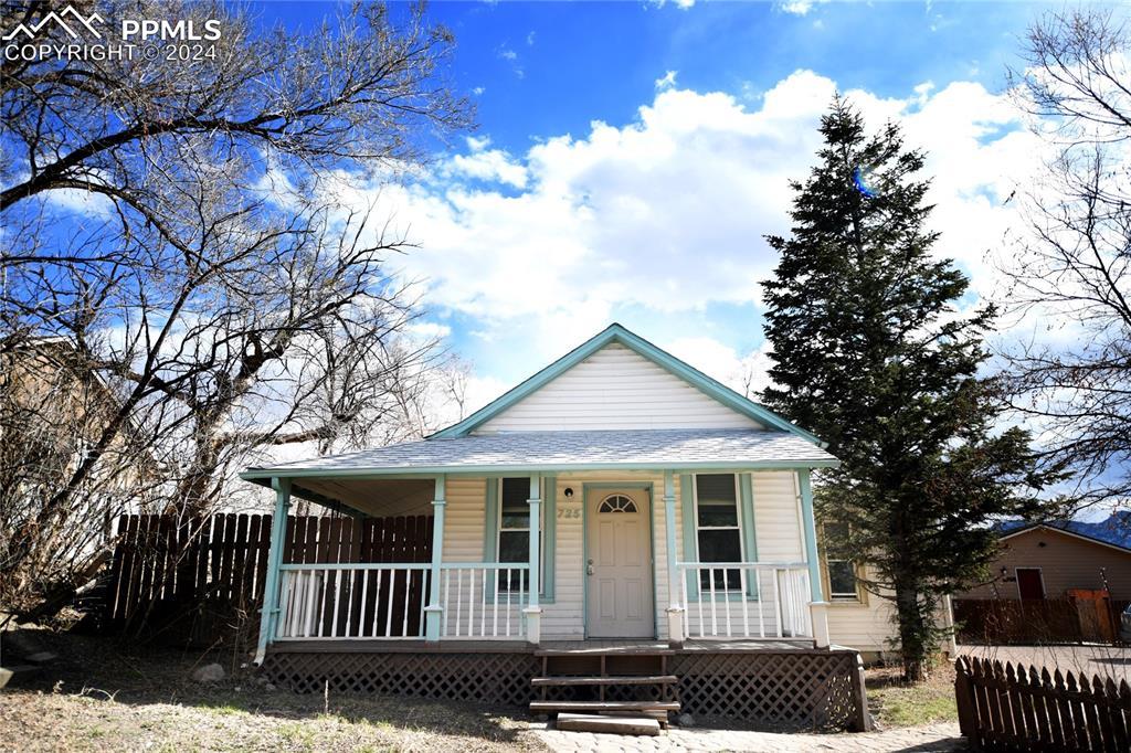 725-727 E Cucharras St., Colorado Springs, CO 80903