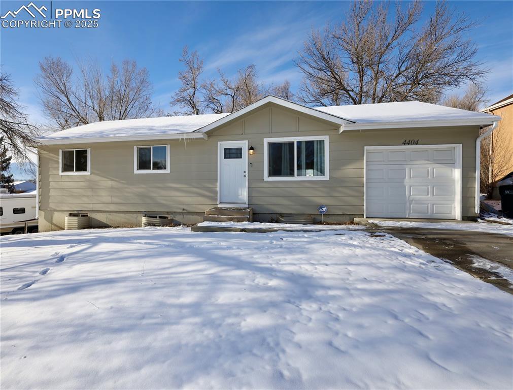 4404 Dewey Dr., Colorado Springs, CO 80916