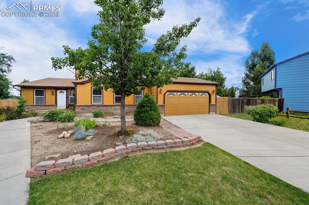 735 Crosstrail Dr., Colorado Springs, CO 80906
