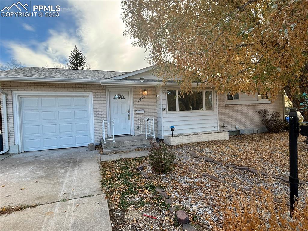 1921 Carlton Ave., Colorado Springs, CO 80909