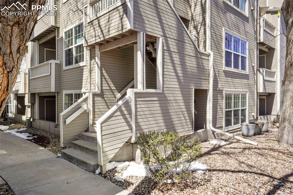 5702 W Asbury Pl. #102, Lakewood, CO 80227