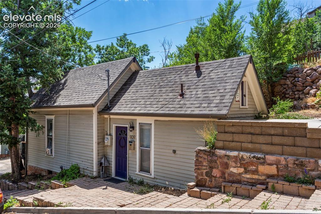 909 Osage Ave., Manitou Springs, CO 80829