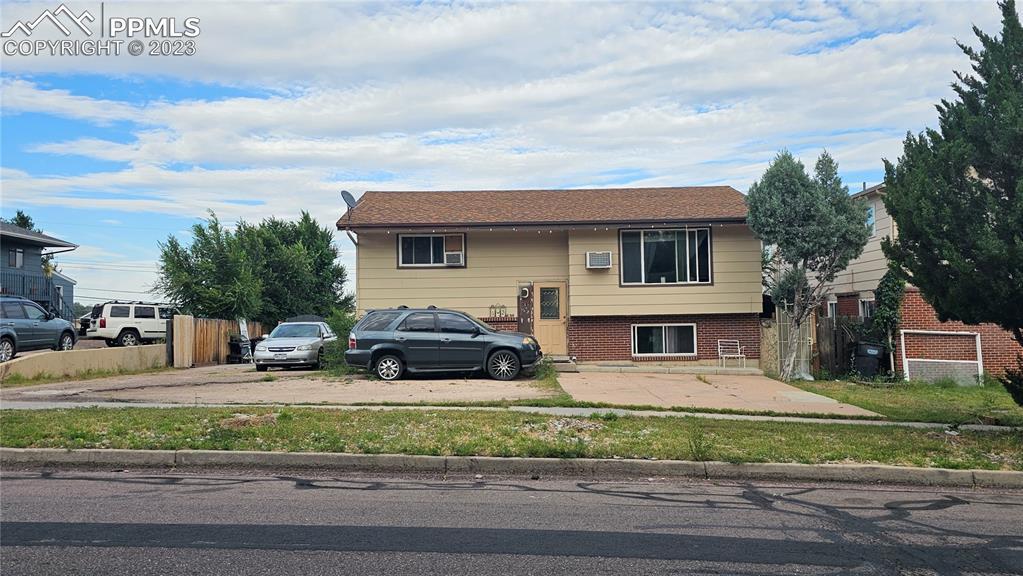 203 University Dr., Colorado Springs, CO 80910