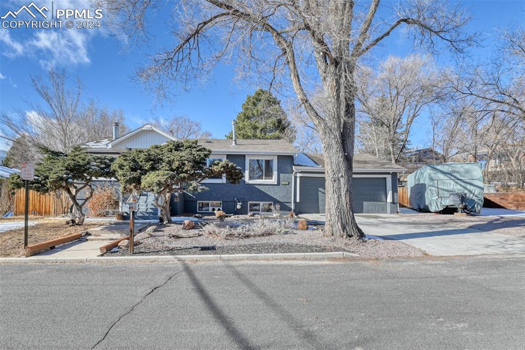 1402 W Parkway Dr., Colorado Springs, CO 80905