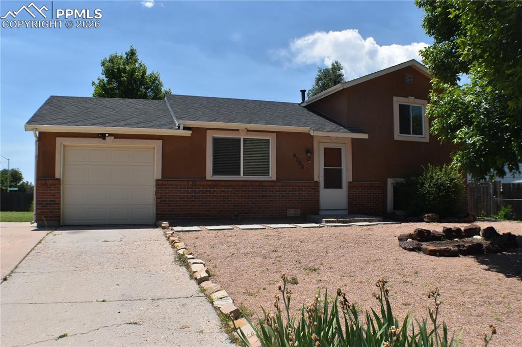 4585 Gatewood Dr., Colorado Springs, CO 80916