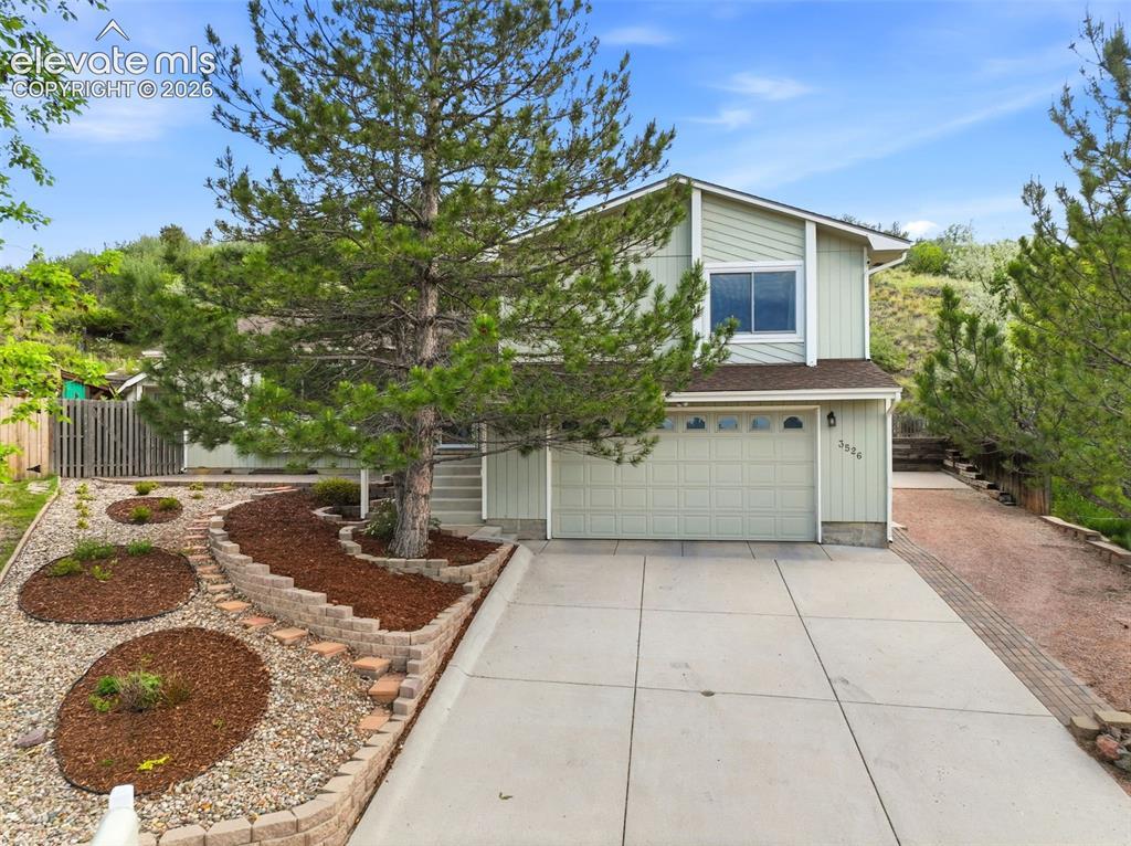 3526 Hofstead Ct., Colorado Springs, CO 80907