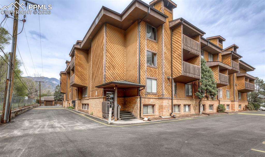 935 Saturn Dr. #115, Colorado Springs, CO 80905