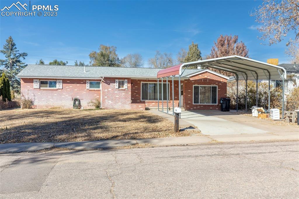 216 Esther Dr., Colorado Springs, CO 80911