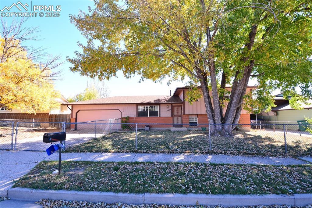 1055 Branding Iron Dr., Colorado Springs, CO 80915