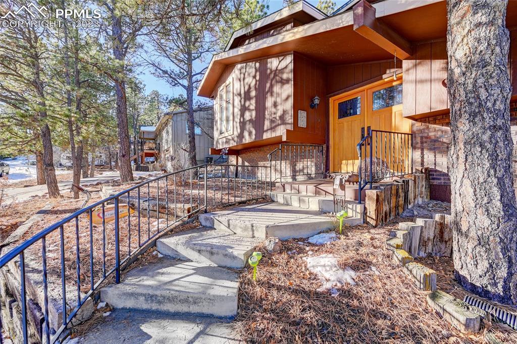 6150 Turret Dr., Colorado Springs, CO 80918