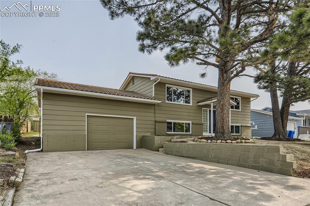 6766 Dale Rd., Colorado Springs, CO 80915