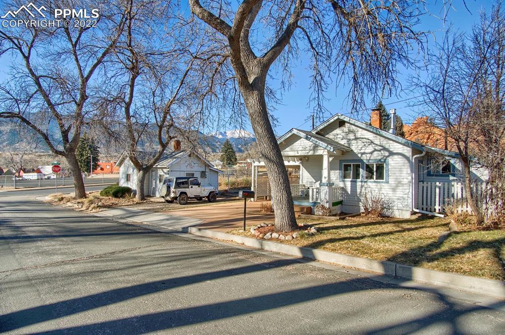 6 N 33rd St., Colorado Springs, CO 80904